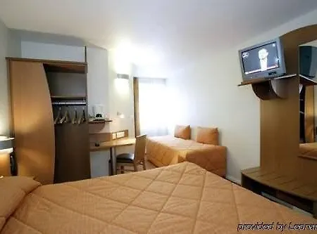 Szálloda Kyriad Nord Rennes